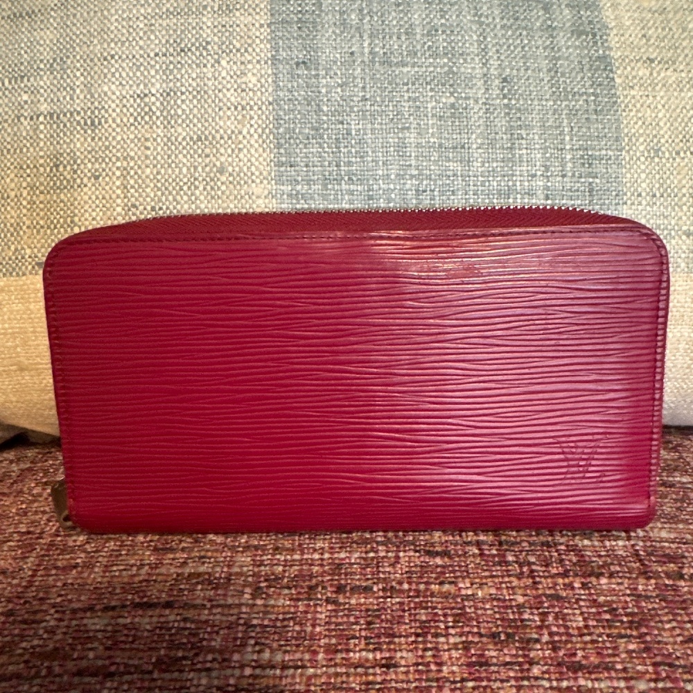 Louis Vuitton Epi Raspberry/Fuchsia Zippy Wallet